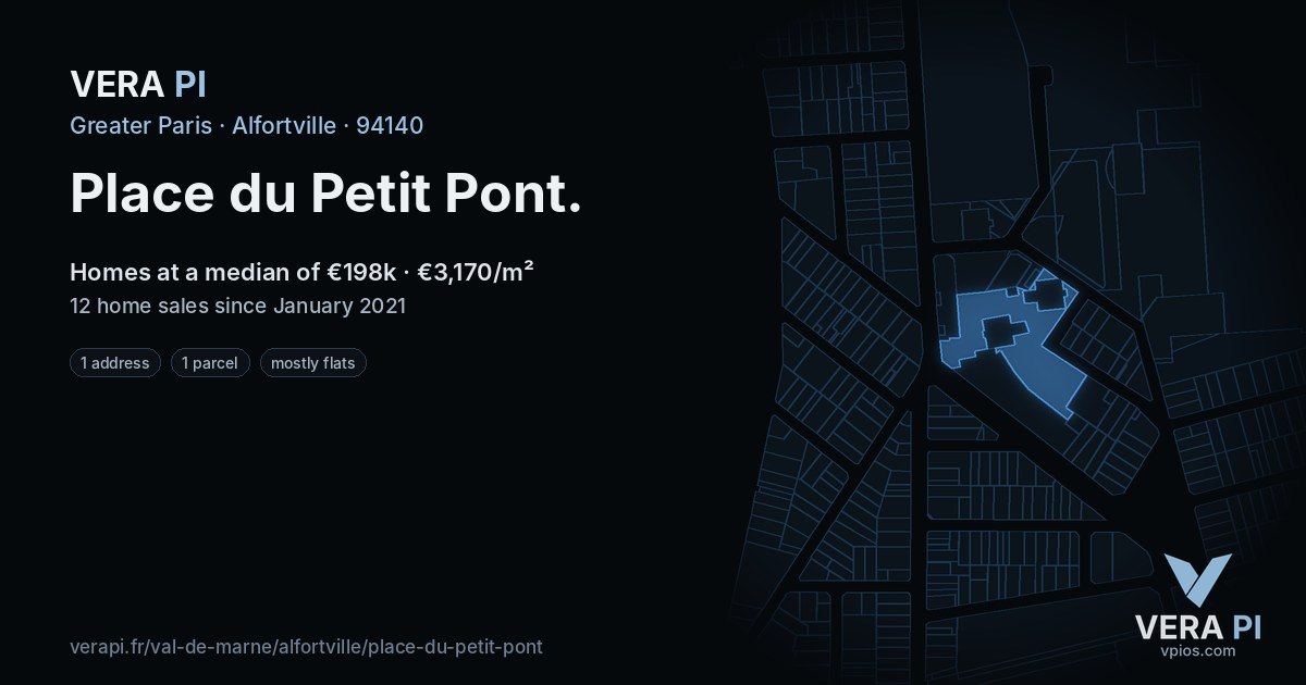 Place du Petit Pont, Alfortville at night – every parcel coloured by the prices around it, the street's own parcels lit