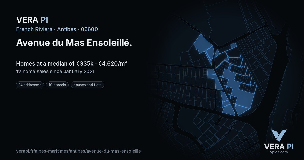 Avenue du Mas Ensoleillé, Antibes at night – every parcel coloured by the prices around it, the street's own parcels lit