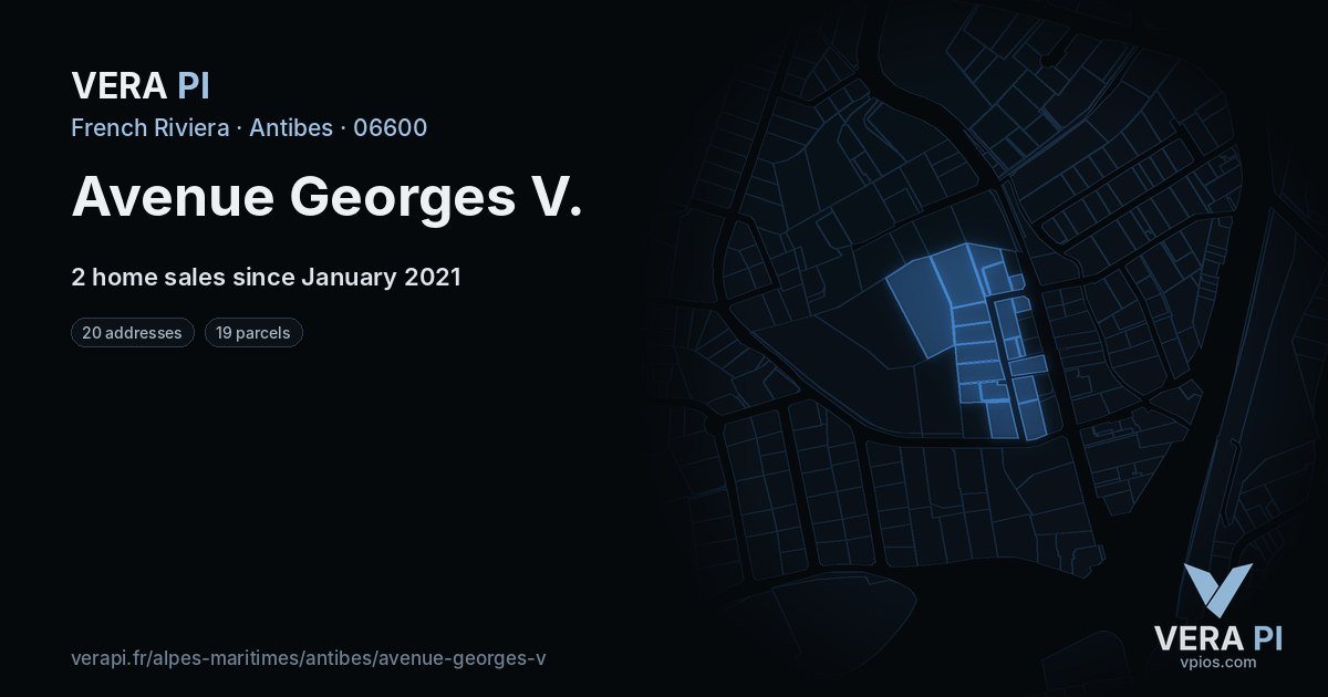 Avenue Georges V, Antibes at night – every parcel coloured by the prices around it, the street's own parcels lit