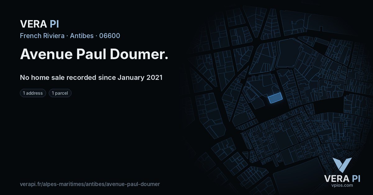 Avenue Paul Doumer, Antibes at night – every parcel coloured by the prices around it, the street's own parcels lit