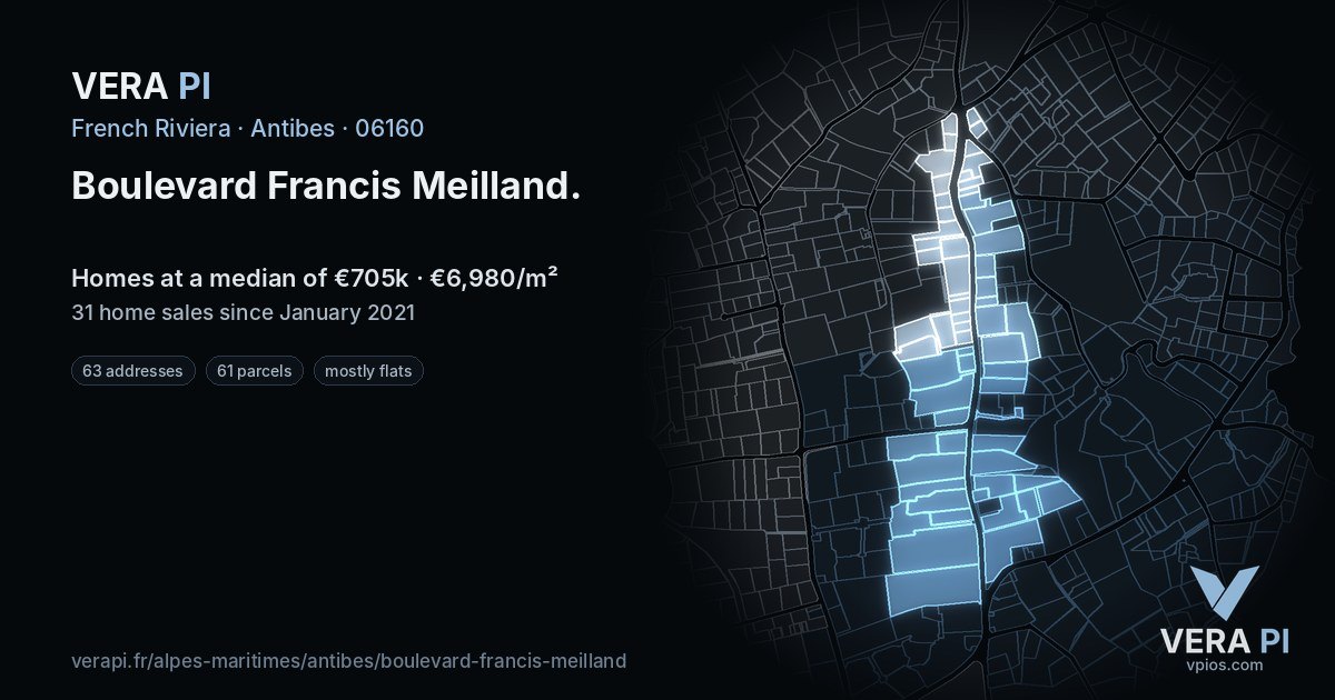 Boulevard Francis Meilland, Antibes at night – every parcel coloured by the prices around it, the street's own parcels lit