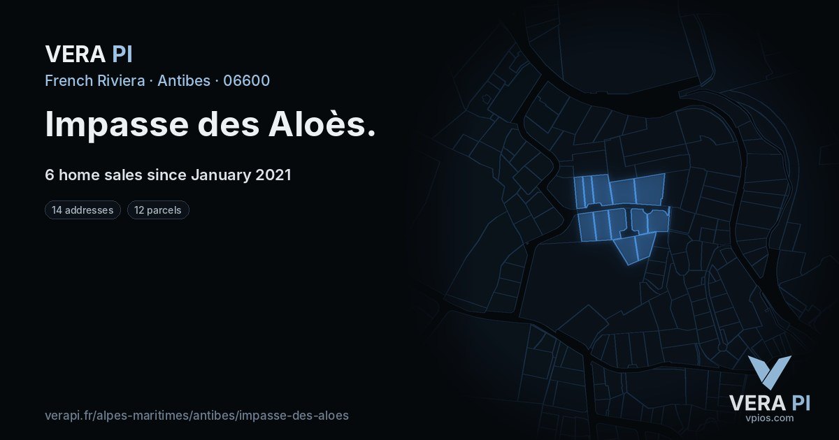 Impasse des Aloès, Antibes at night – every parcel coloured by the prices around it, the street's own parcels lit