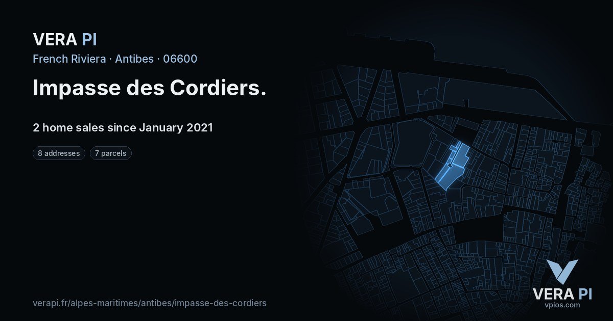 Impasse des Cordiers, Antibes at night – every parcel coloured by the prices around it, the street's own parcels lit