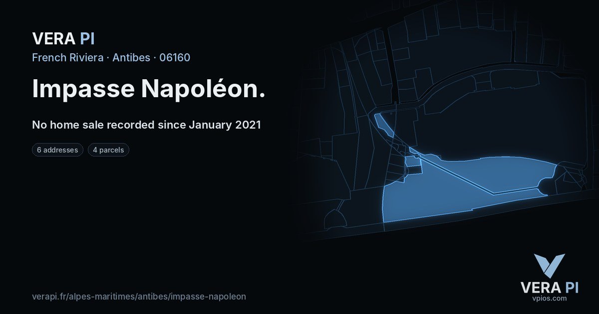 Impasse Napoléon, Antibes at night – every parcel coloured by the prices around it, the street's own parcels lit