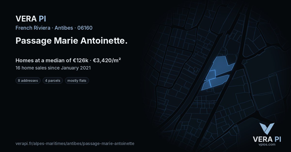 Passage Marie Antoinette, Antibes at night – every parcel coloured by the prices around it, the street's own parcels lit