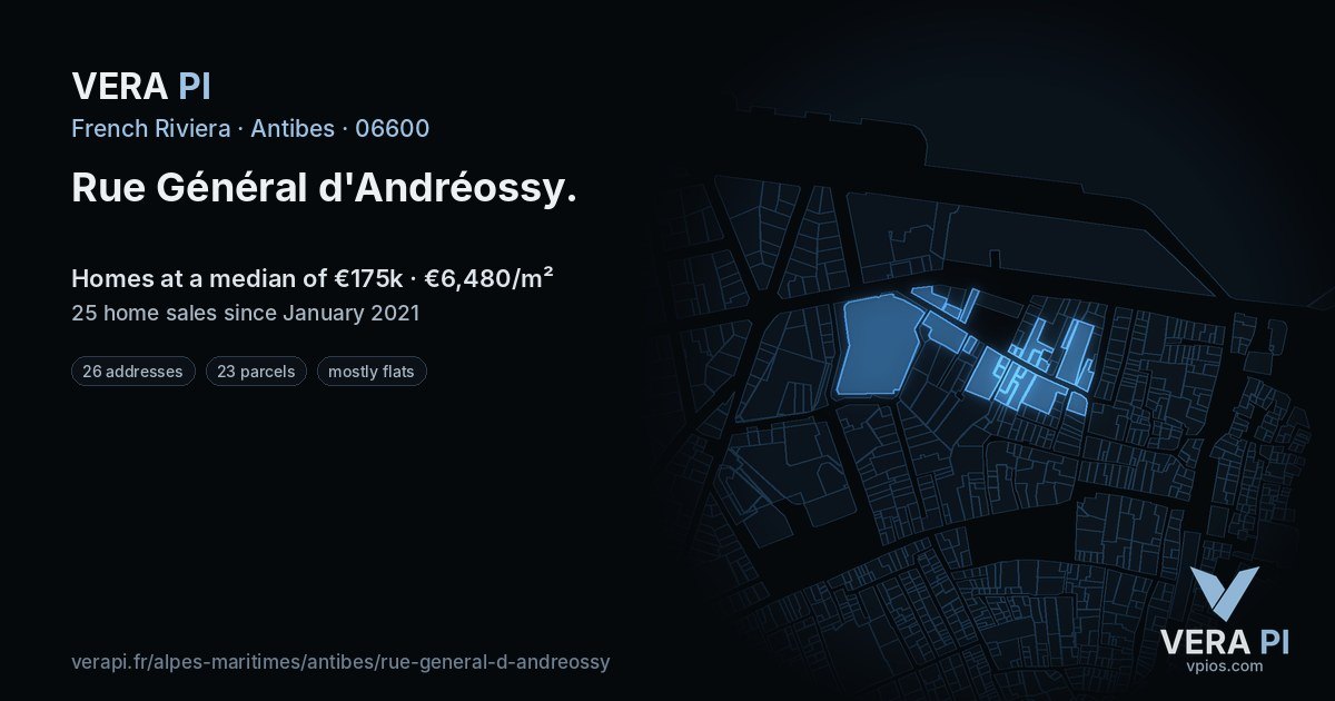Rue Général d'Andréossy, Antibes at night – every parcel coloured by the prices around it, the street's own parcels lit