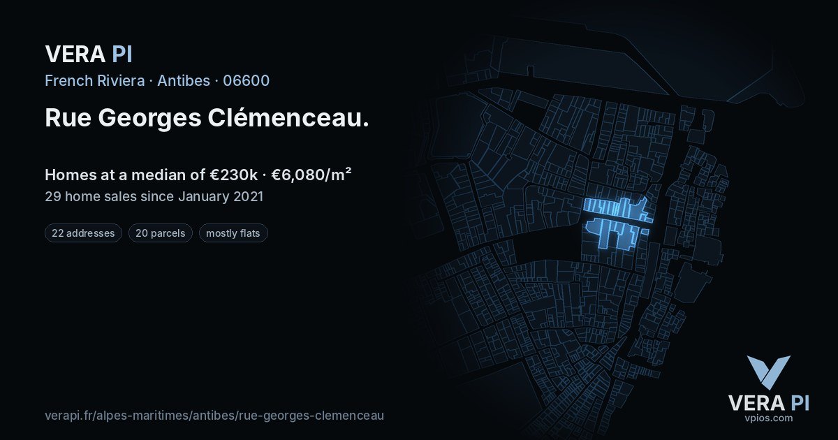 Rue Georges Clémenceau, Antibes at night – every parcel coloured by the prices around it, the street's own parcels lit