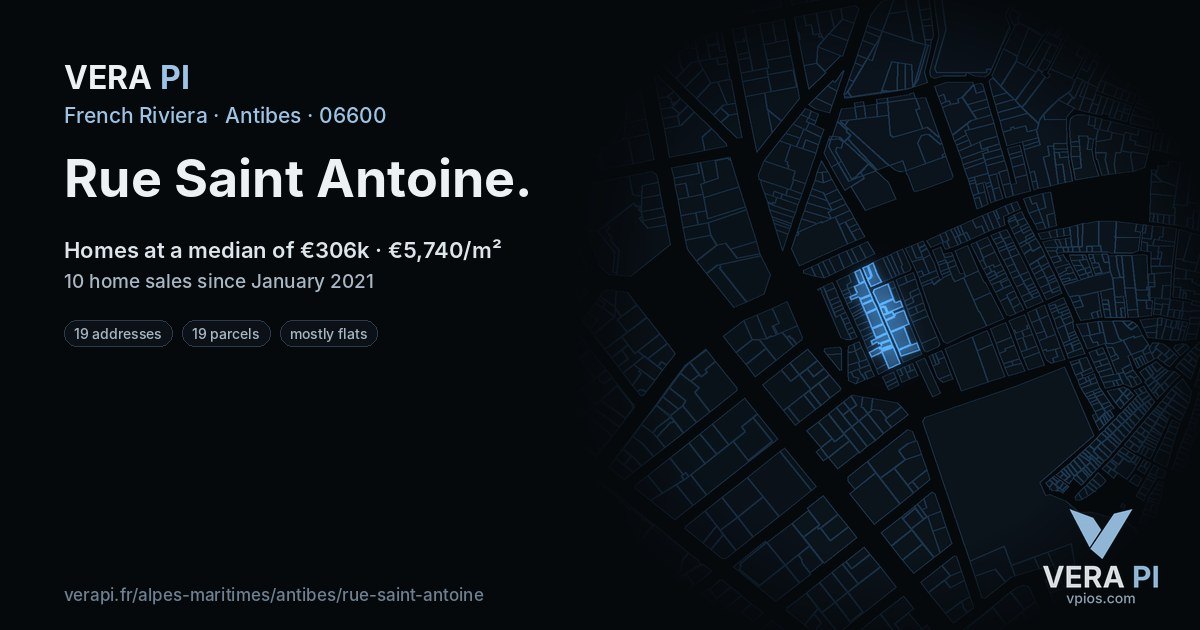 Rue Saint Antoine, Antibes at night – every parcel coloured by the prices around it, the street's own parcels lit