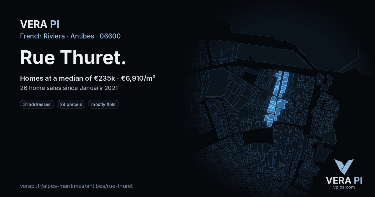 Rue Thuret, Antibes at night – every parcel coloured by the prices around it, the street's own parcels lit