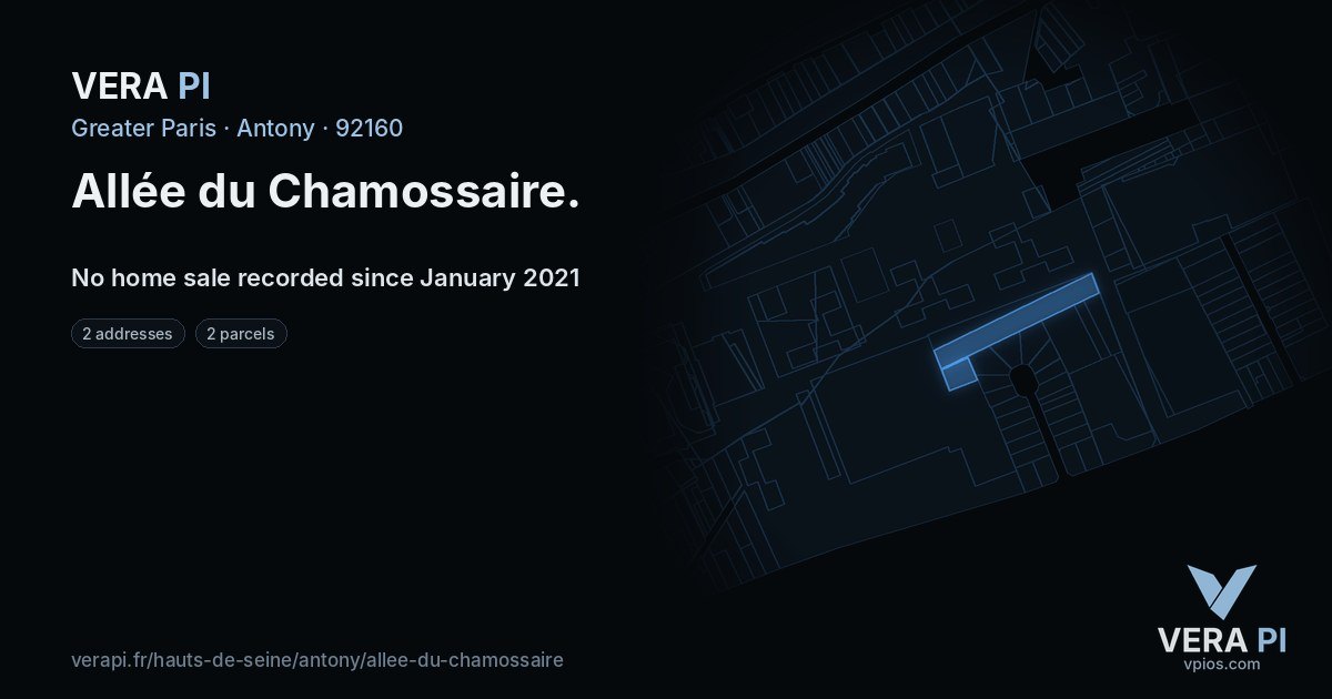 Allée du Chamossaire, Antony at night – every parcel coloured by the prices around it, the street's own parcels lit