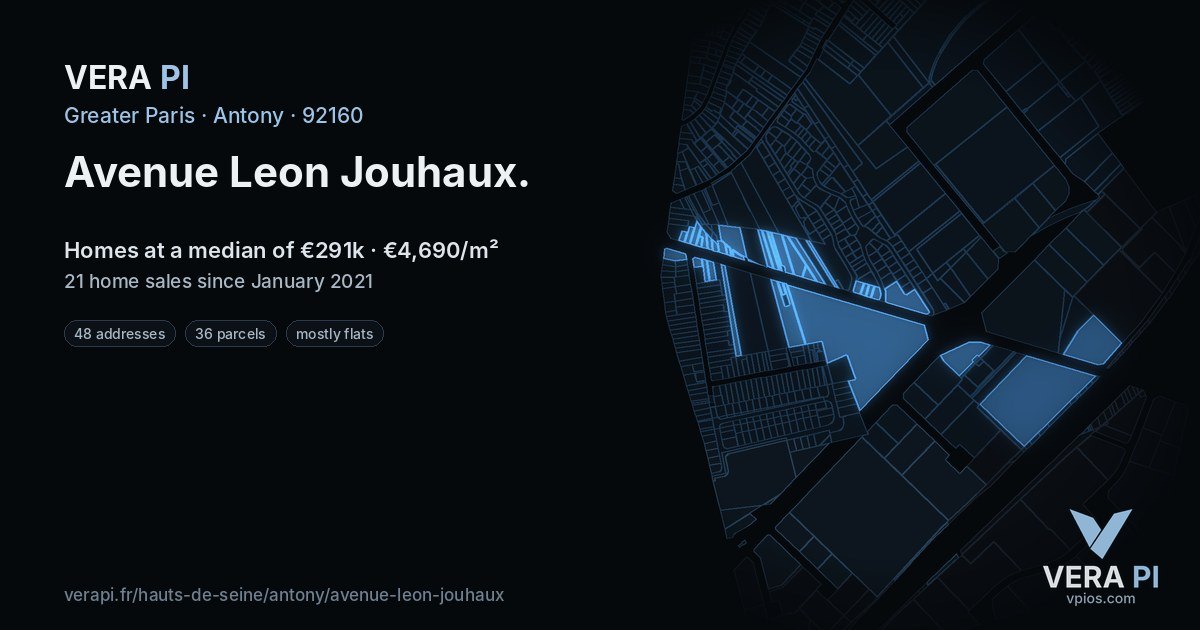 Avenue Leon Jouhaux, Antony at night – every parcel coloured by the prices around it, the street's own parcels lit