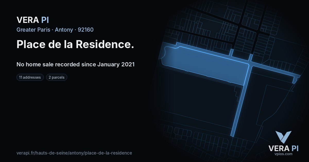 Place de la Residence, Antony at night – every parcel coloured by the prices around it, the street's own parcels lit