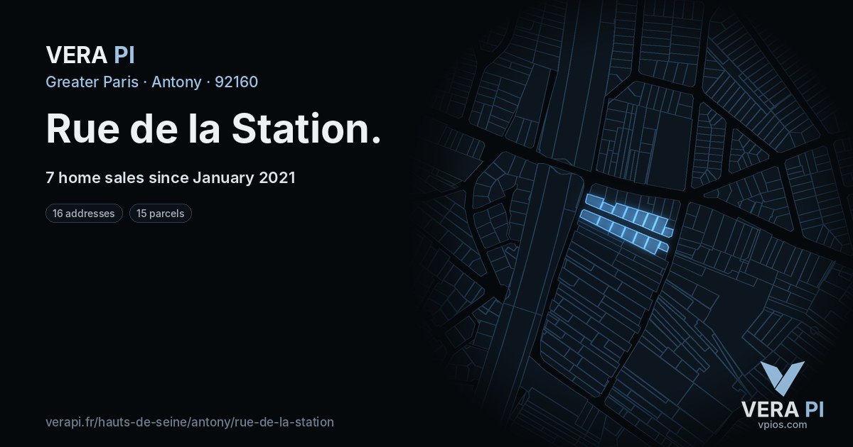 Rue de la Station, Antony at night – every parcel coloured by the prices around it, the street's own parcels lit