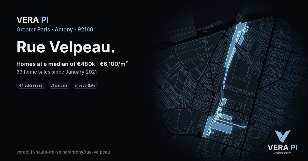 Rue Velpeau, Antony at night – every parcel coloured by the prices around it, the street's own parcels lit