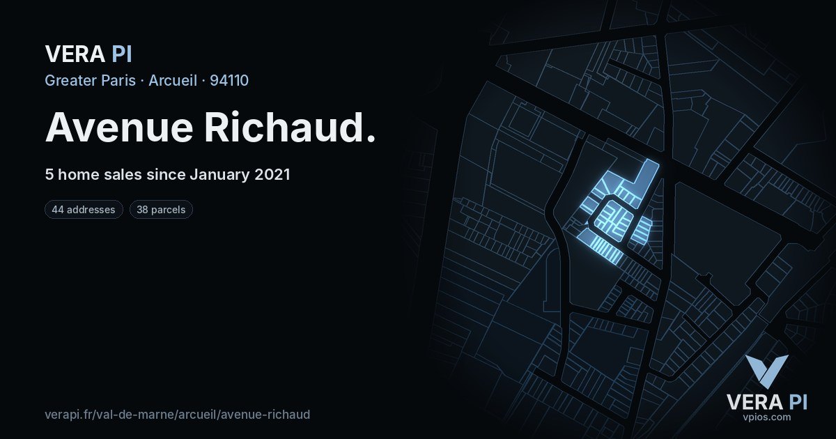 Avenue Richaud, Arcueil at night – every parcel coloured by the prices around it, the street's own parcels lit