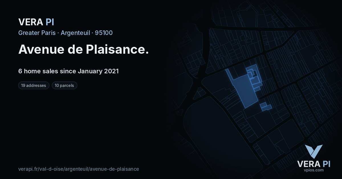 Avenue de Plaisance, Argenteuil at night – every parcel coloured by the prices around it, the street's own parcels lit