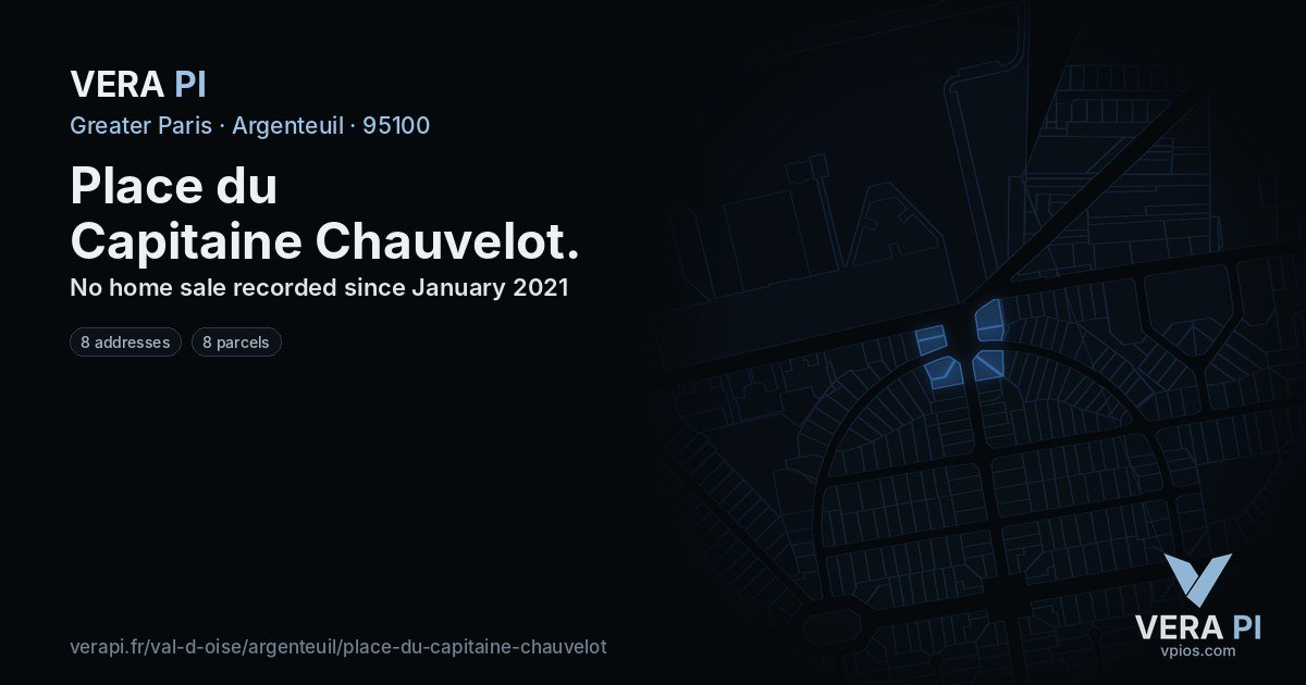 Place du Capitaine Chauvelot, Argenteuil at night – every parcel coloured by the prices around it, the street's own parcels lit