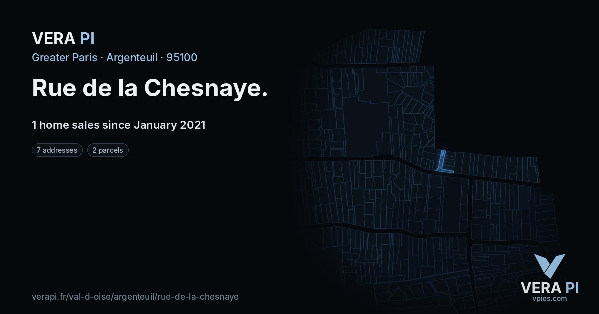 Rue de la Chesnaye, Argenteuil at night – every parcel coloured by the prices around it, the street's own parcels lit