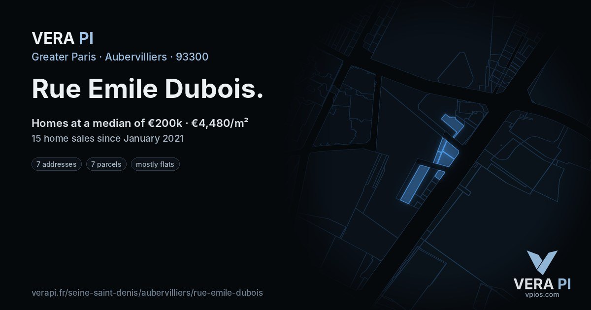 Rue Emile Dubois, Aubervilliers at night – every parcel coloured by the prices around it, the street's own parcels lit