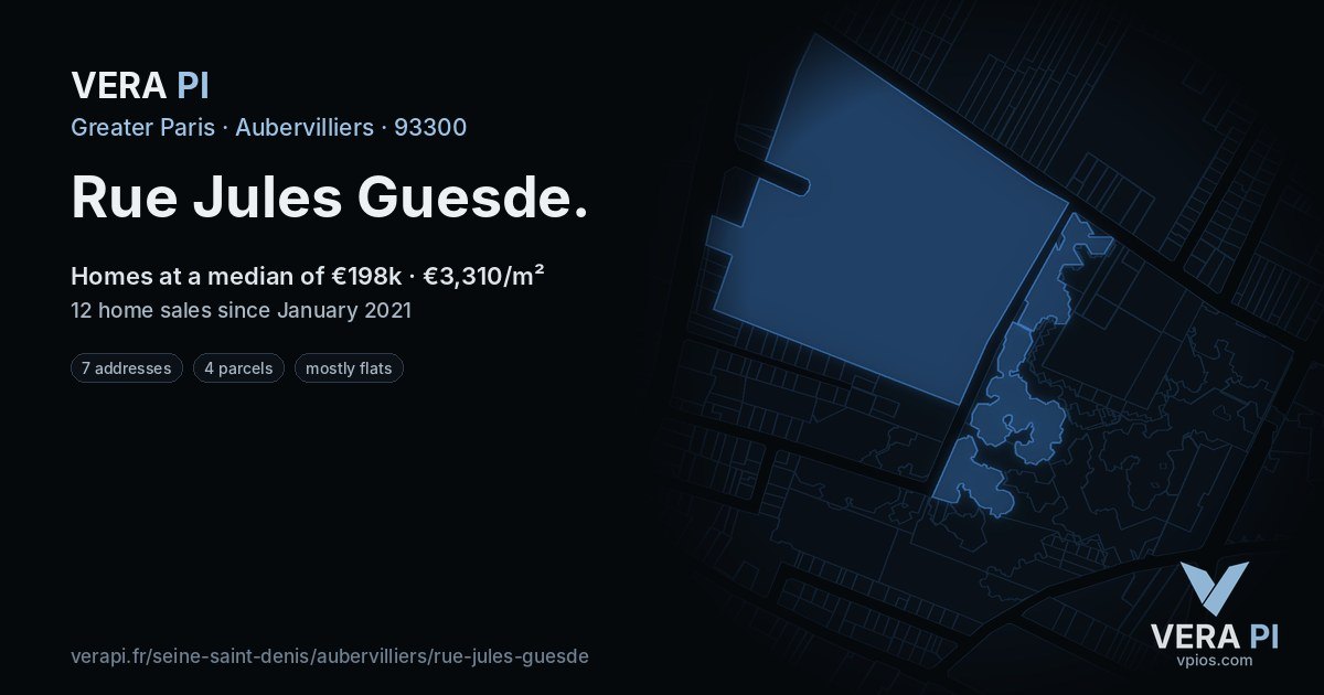Rue Jules Guesde, Aubervilliers at night – every parcel coloured by the prices around it, the street's own parcels lit