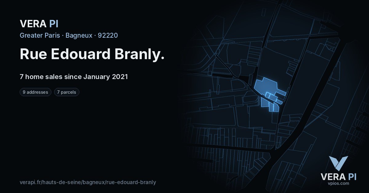 Rue Edouard Branly, Bagneux at night – every parcel coloured by the prices around it, the street's own parcels lit