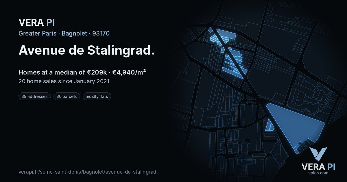 Avenue de Stalingrad, Bagnolet at night – every parcel coloured by the prices around it, the street's own parcels lit