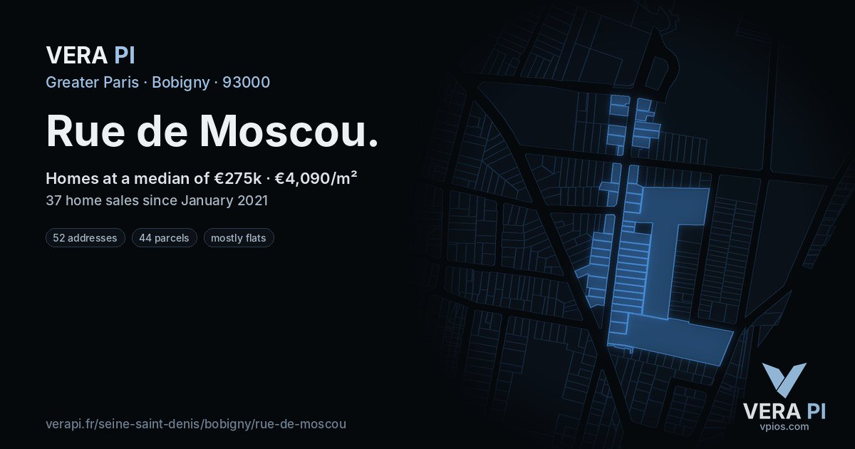 Rue de Moscou, Bobigny at night – every parcel coloured by the prices around it, the street's own parcels lit