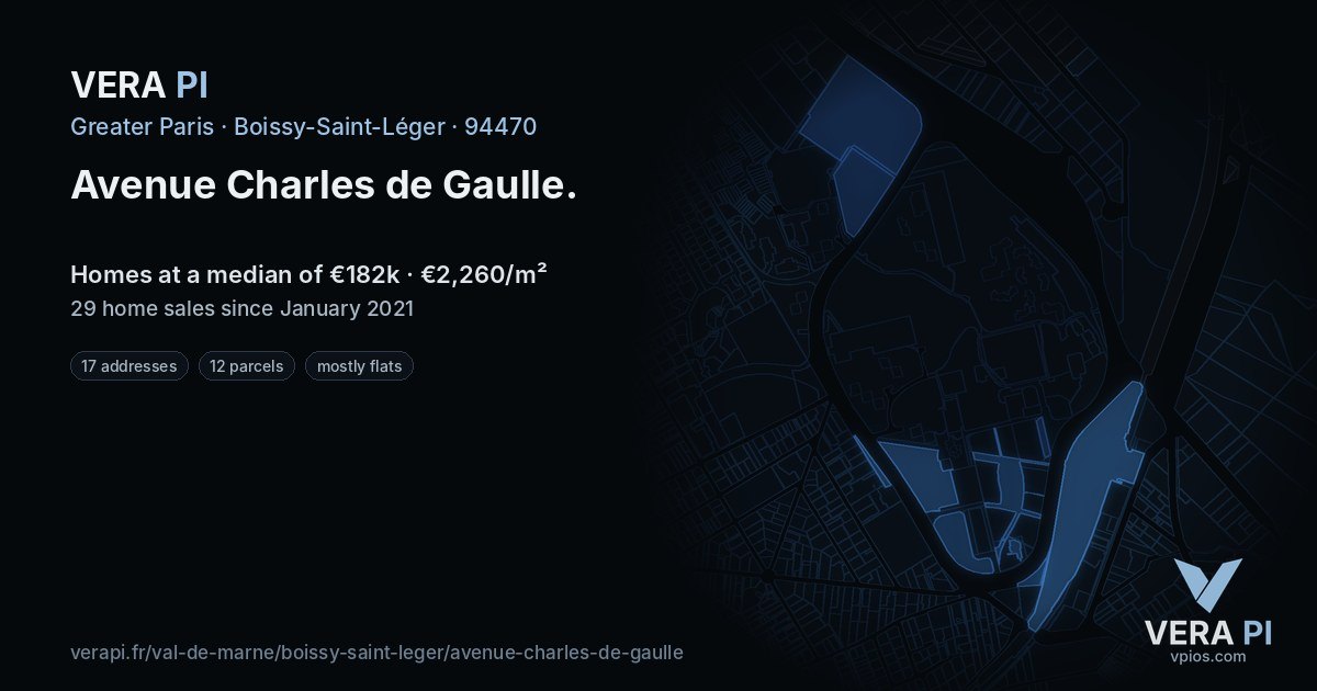 Avenue Charles de Gaulle, Boissy-Saint-Léger at night – every parcel coloured by the prices around it, the street's own parcels lit
