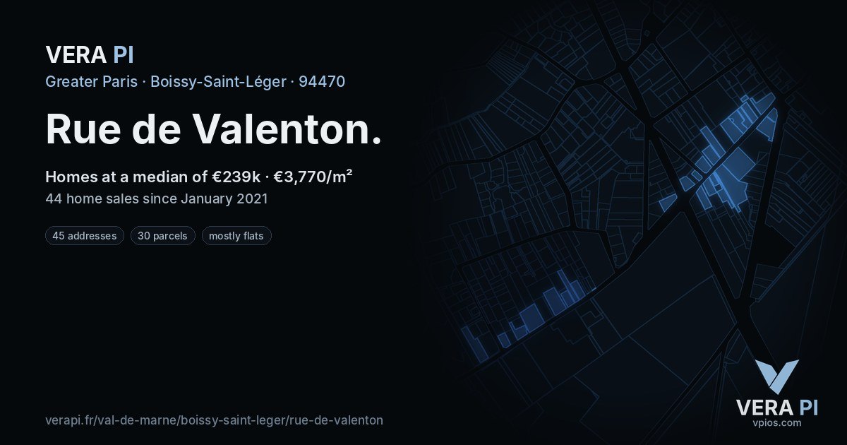 Rue de Valenton, Boissy-Saint-Léger at night – every parcel coloured by the prices around it, the street's own parcels lit