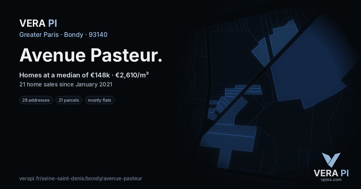 Avenue Pasteur, Bondy at night – every parcel coloured by the prices around it, the street's own parcels lit
