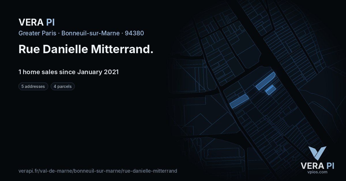 Rue Danielle Mitterrand, Bonneuil-sur-Marne at night – every parcel coloured by the prices around it, the street's own parcels lit