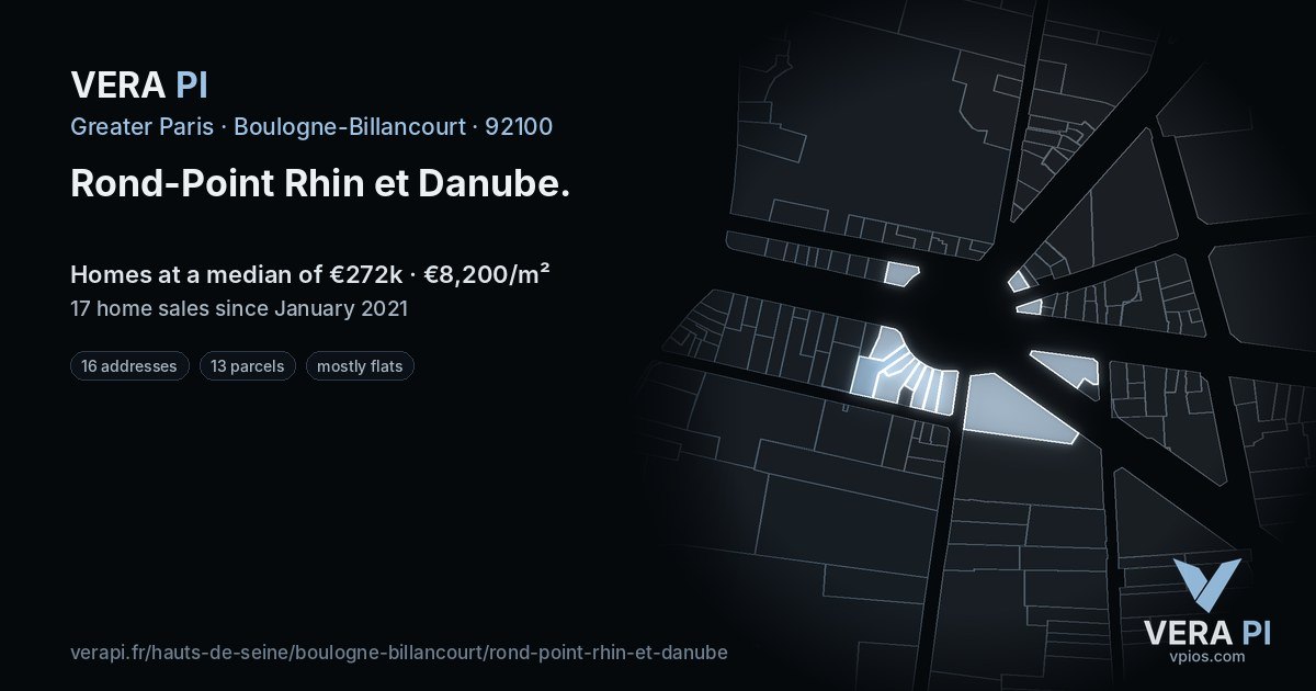 Rond-Point Rhin et Danube, Boulogne-Billancourt at night – every parcel coloured by the prices around it, the street's own parcels lit