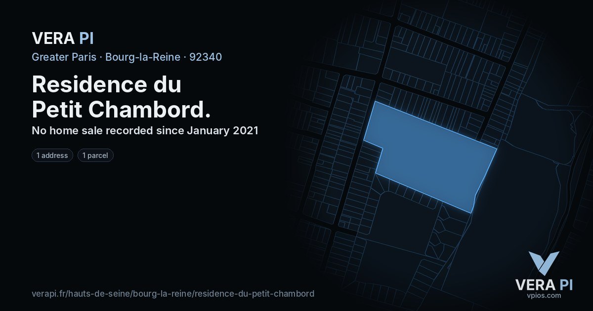 Residence du Petit Chambord, Bourg-la-Reine at night – every parcel coloured by the prices around it, the street's own parcels lit