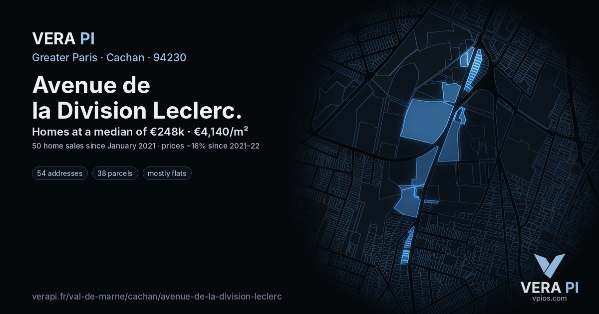 Avenue de la Division Leclerc, Cachan at night – every parcel coloured by the prices around it, the street's own parcels lit