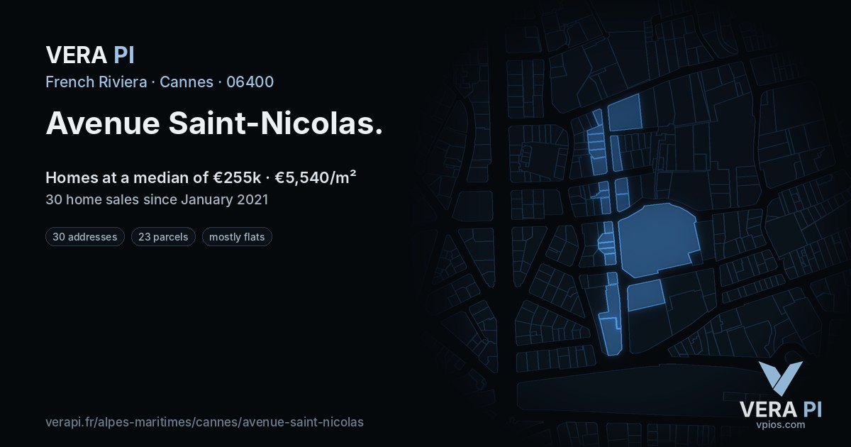 Avenue Saint-Nicolas, Cannes at night – every parcel coloured by the prices around it, the street's own parcels lit