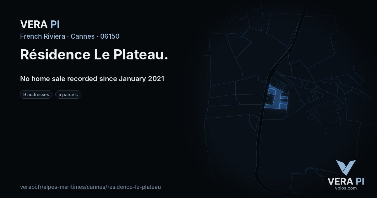 Résidence Le Plateau, Cannes at night – every parcel coloured by the prices around it, the street's own parcels lit