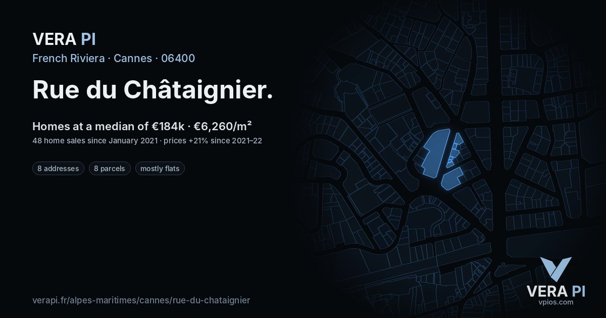 Rue du Châtaignier, Cannes at night – every parcel coloured by the prices around it, the street's own parcels lit