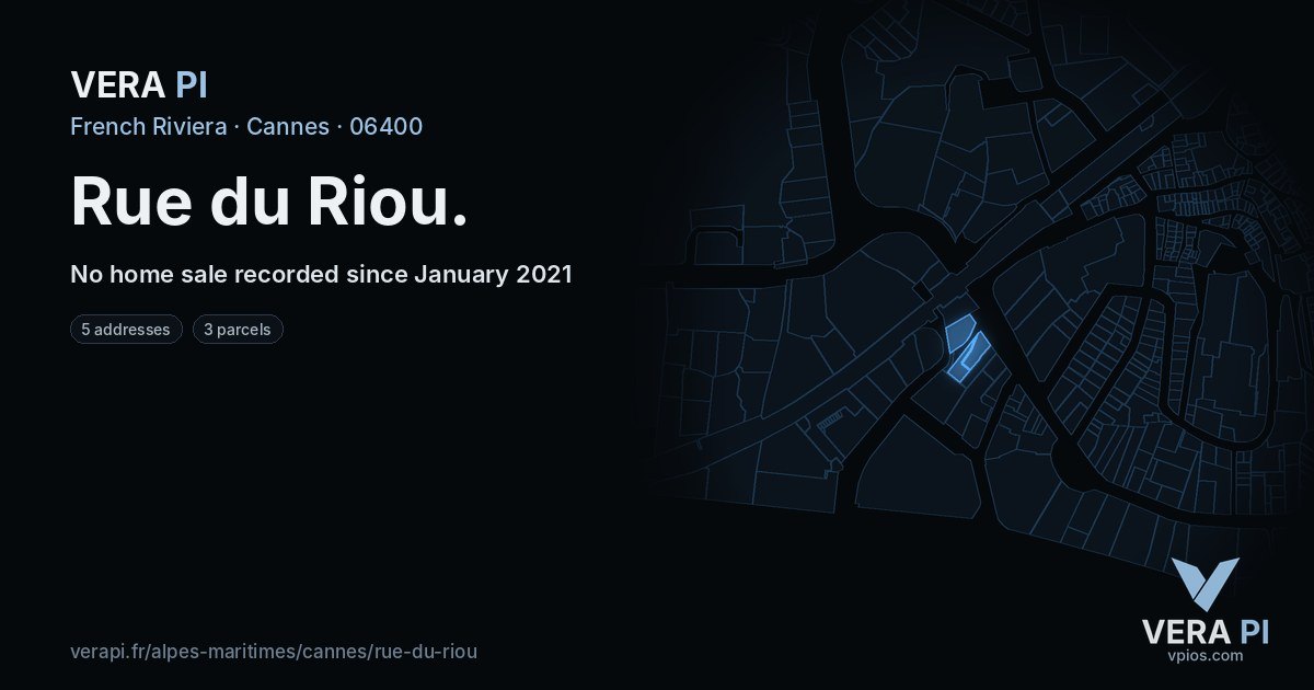 Rue du Riou, Cannes at night – every parcel coloured by the prices around it, the street's own parcels lit