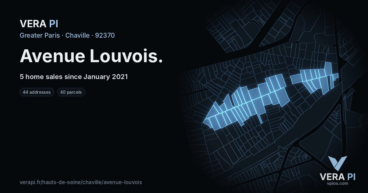 Avenue Louvois, Chaville at night – every parcel coloured by the prices around it, the street's own parcels lit