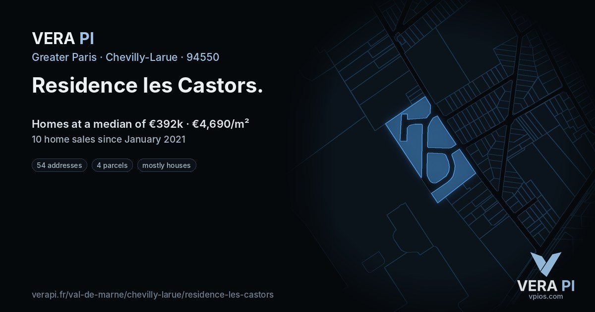 Residence les Castors, Chevilly-Larue at night – every parcel coloured by the prices around it, the street's own parcels lit