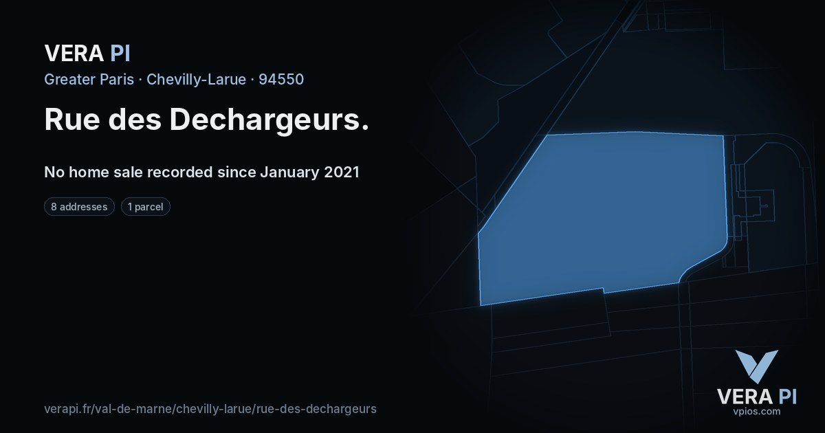Rue des Dechargeurs, Chevilly-Larue at night – every parcel coloured by the prices around it, the street's own parcels lit