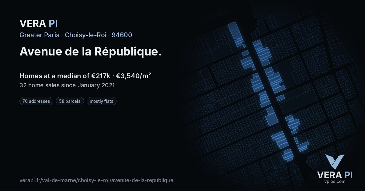Avenue de la République, Choisy-le-Roi at night – every parcel coloured by the prices around it, the street's own parcels lit