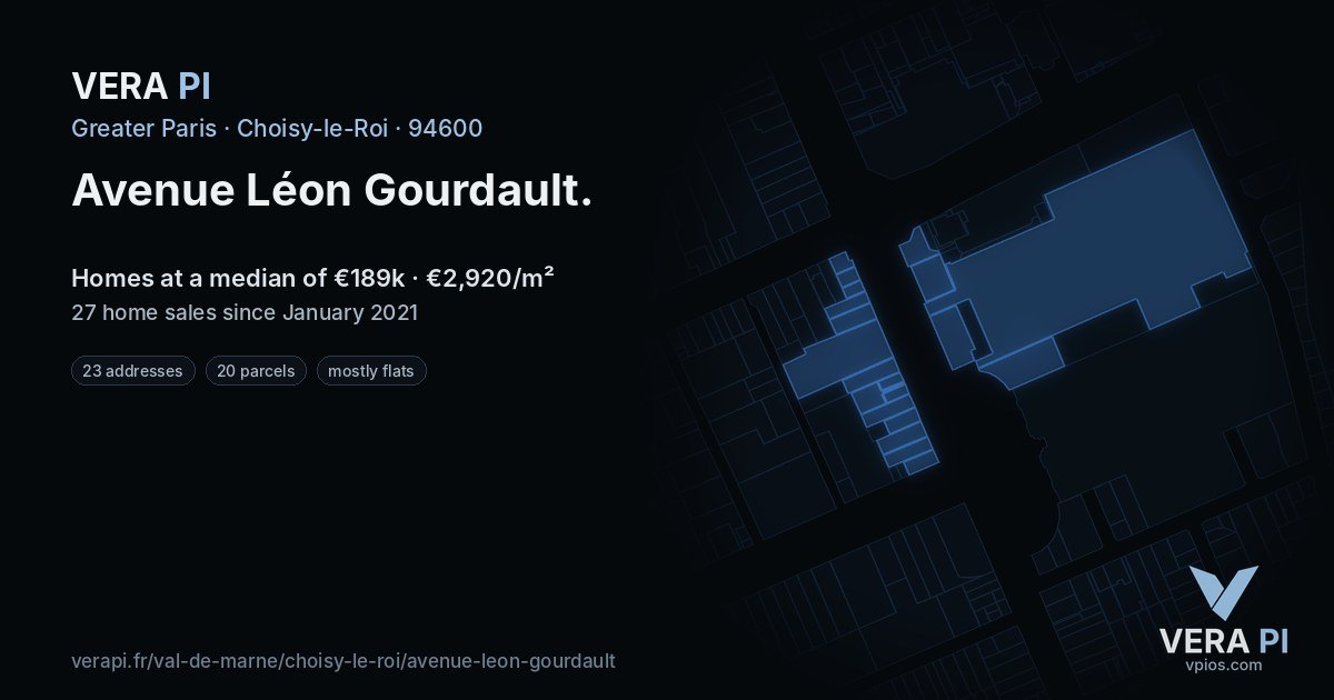Avenue Léon Gourdault, Choisy-le-Roi at night – every parcel coloured by the prices around it, the street's own parcels lit