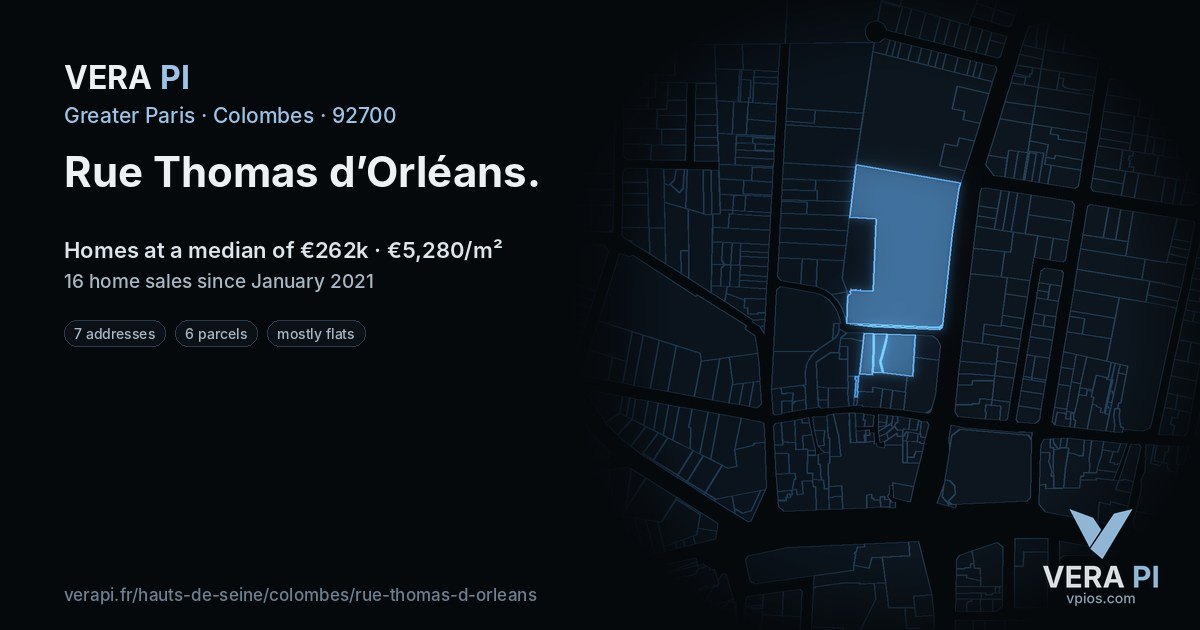 Rue Thomas d’Orléans, Colombes at night – every parcel coloured by the prices around it, the street's own parcels lit