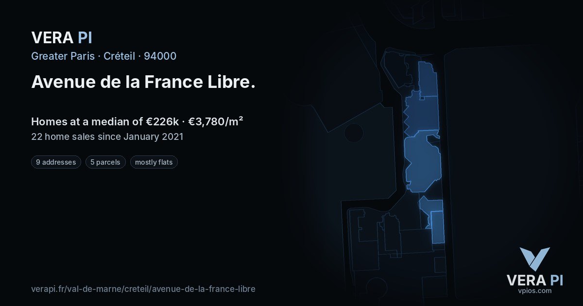 Avenue de la France Libre, Créteil at night – every parcel coloured by the prices around it, the street's own parcels lit