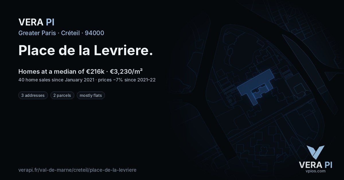 Place de la Levriere, Créteil at night – every parcel coloured by the prices around it, the street's own parcels lit