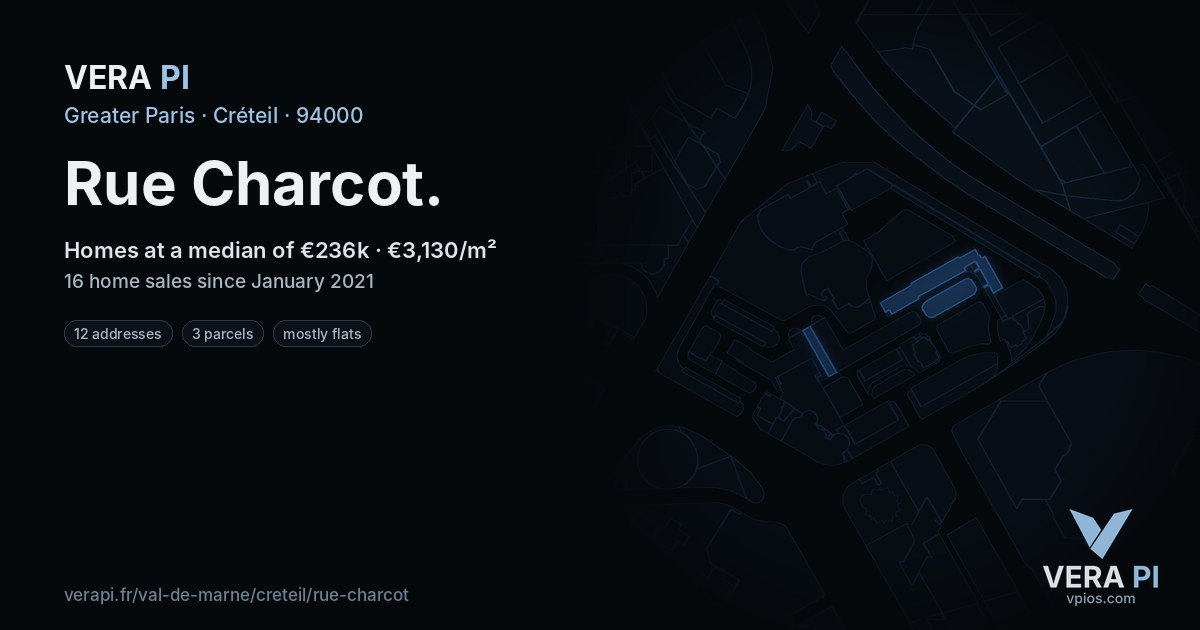 Rue Charcot, Créteil at night – every parcel coloured by the prices around it, the street's own parcels lit