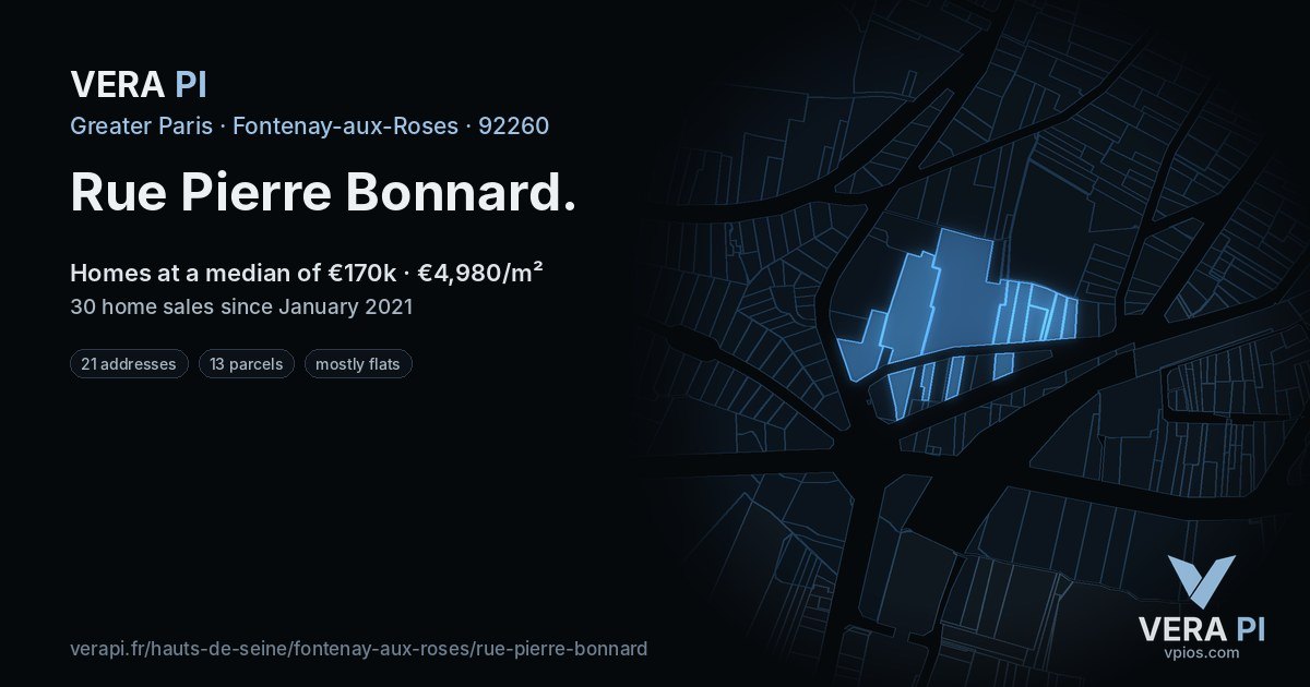 Rue Pierre Bonnard, Fontenay-aux-Roses at night – every parcel coloured by the prices around it, the street's own parcels lit