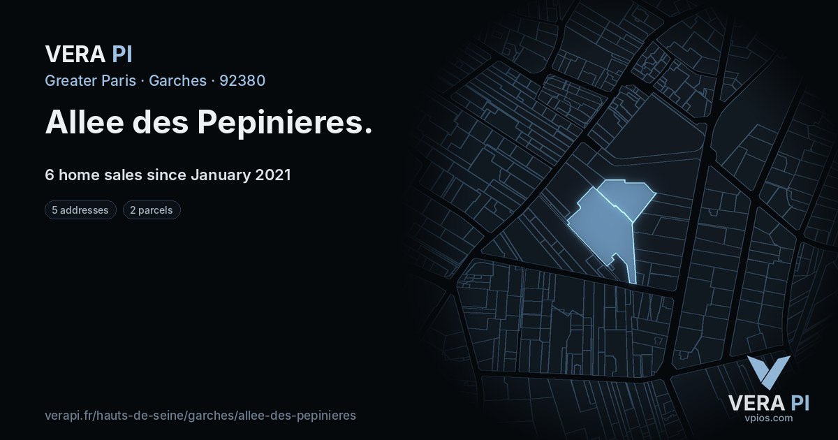 Allee des Pepinieres, Garches at night – every parcel coloured by the prices around it, the street's own parcels lit