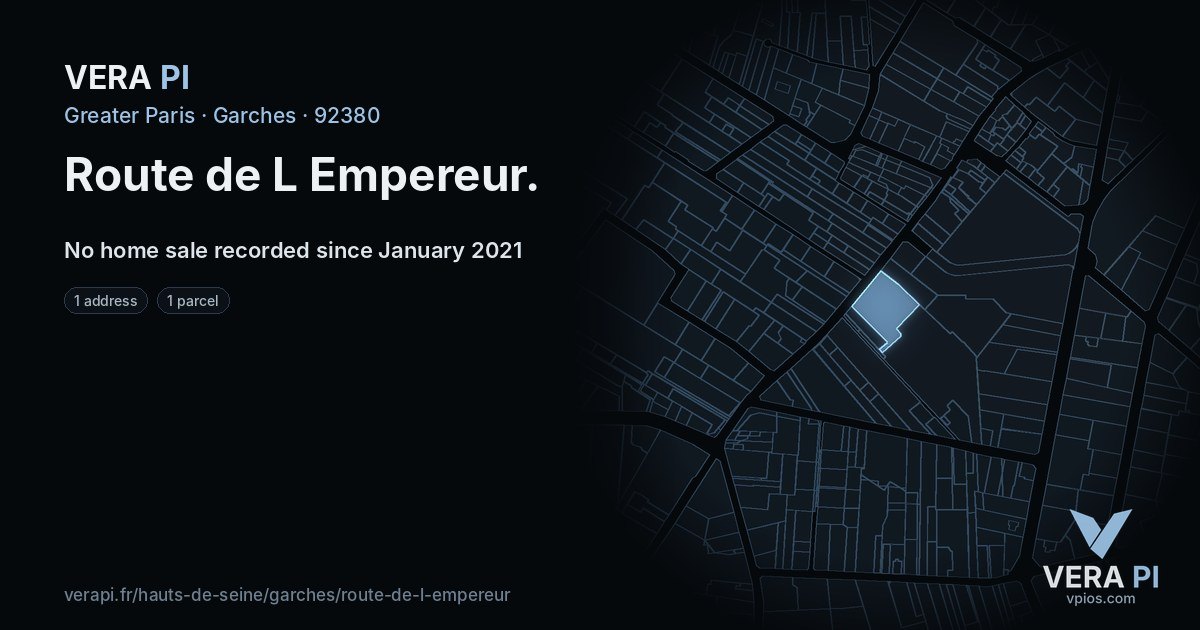 Route de L Empereur, Garches at night – every parcel coloured by the prices around it, the street's own parcels lit